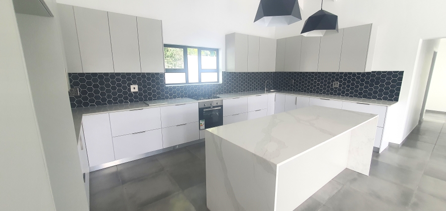 4 Bedroom Property for Sale in Shelley Point Western Cape